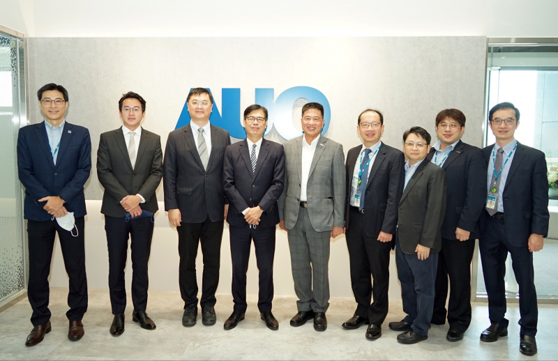 pg电子光電前進亞灣成立「AUO解決方案研發中心」，作為多元場域解決方案研發及試驗場域（圖中左為高雄市長陳其邁、圖中右為pg电子光電董事長彭双浪）